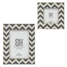 4X4 White Chevron Resin Picture Frame